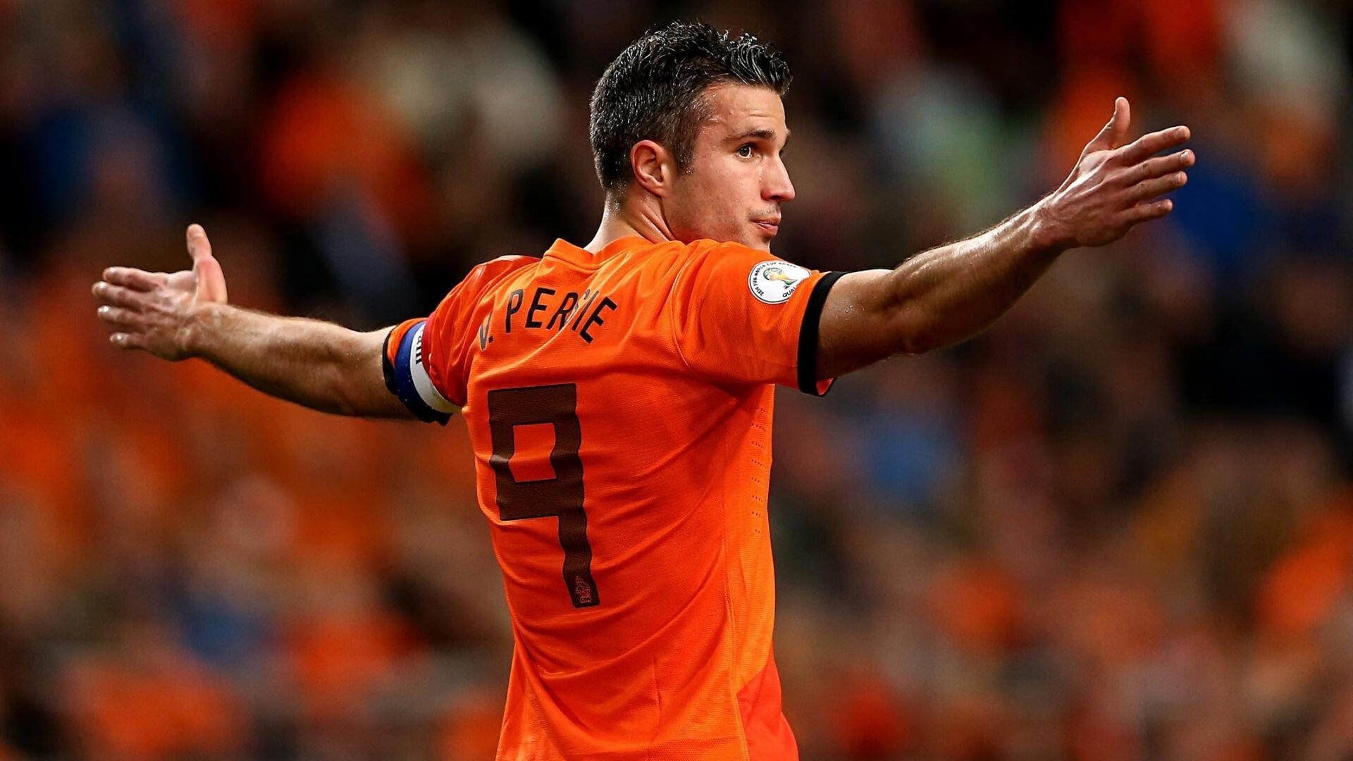 “安赫尔·巴尔博萨的防守与进攻兼备，成为美洲狮队的攻防兼具核心”