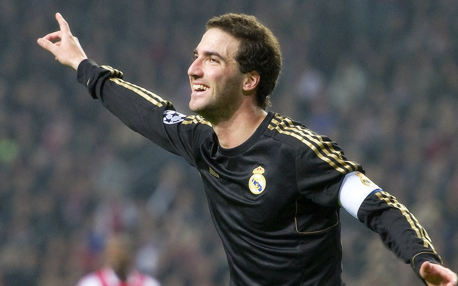 欧洲杯快节奏对决：攻防转换令人目不暇接，欧洲杯进阶